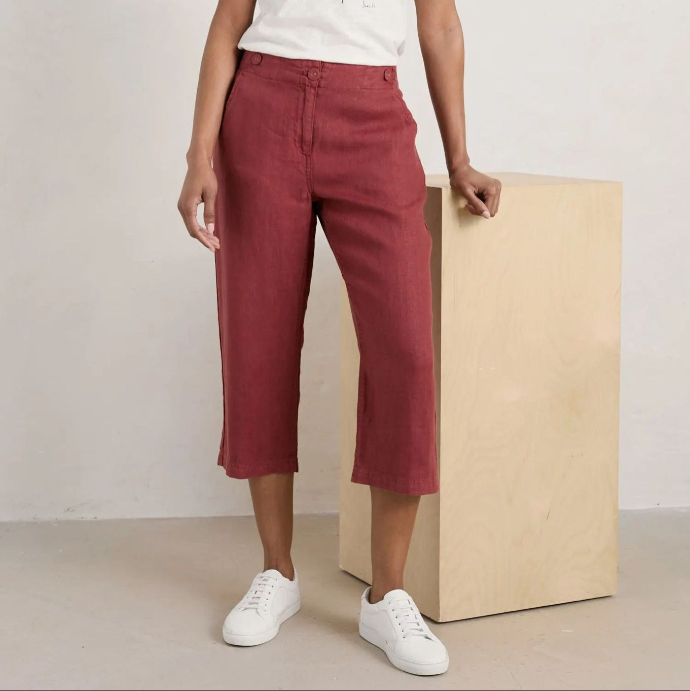 Cove Linen Cropped Trousers