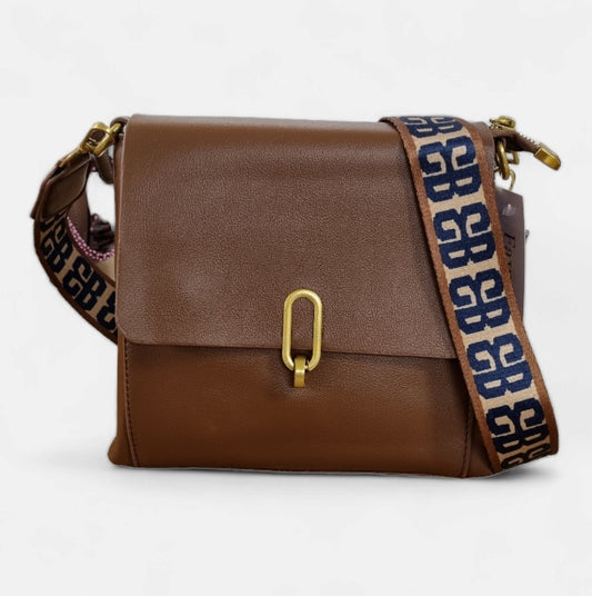 Contrast Strap Clasp Bag in Brown