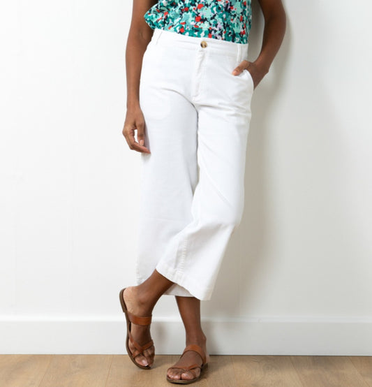 Lily & Me Isla Wide Leg Crop Trousers in White
