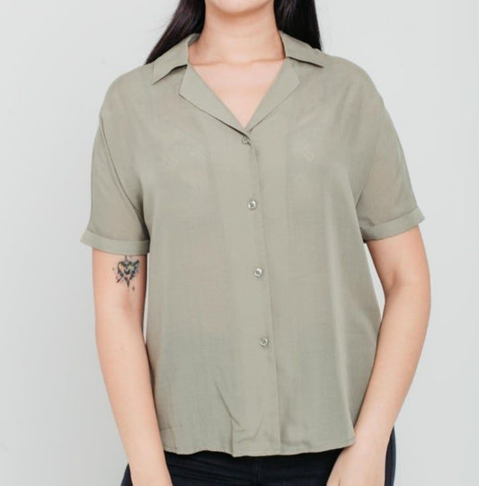 Suri Resort Shirt in Soft Olive