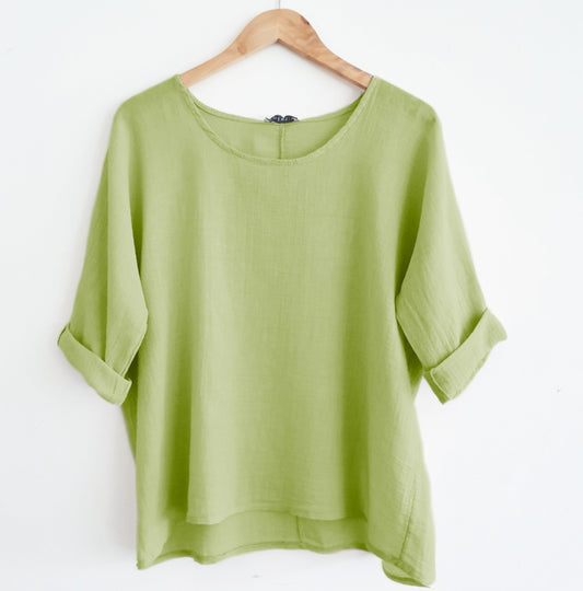 Cropped Linen Top in Apple